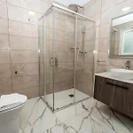 Apartment Corner Spacious 2br - By Hostmt *