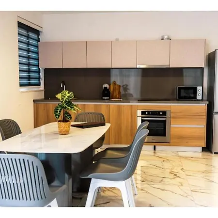 아파트 Corner Spacious 2br - By Hostmt 세인트폴스베이