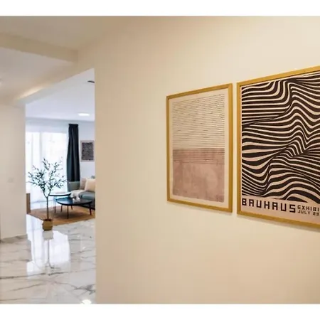 Corner Spacious 2br - By Hostmt Apartamento