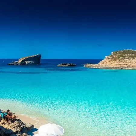 Apartment Corner Spacious 2br - By Hostmt *