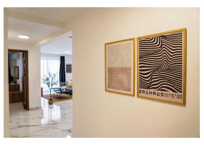 Corner Spacious 2br - By Hostmt Lägenhet