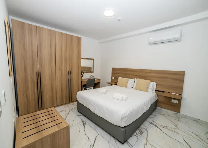 Corner Spacious 2br - By Hostmt Appartement