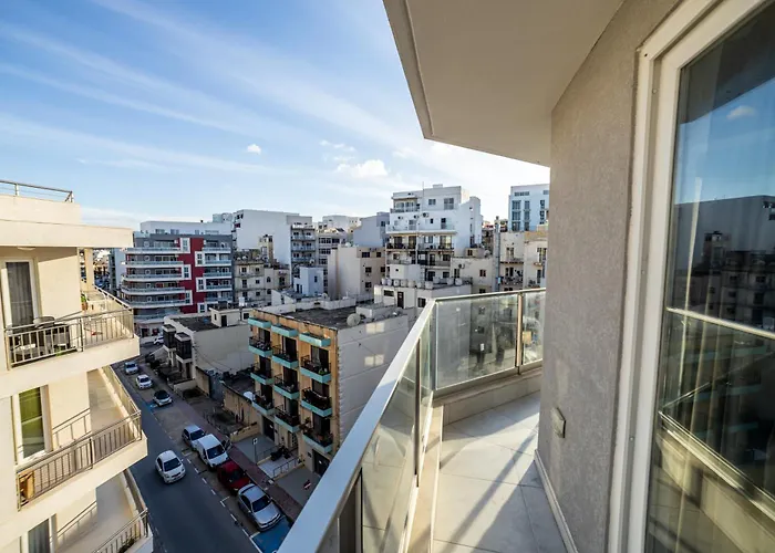 Appartement Corner Spacious 2br - By Hostmt